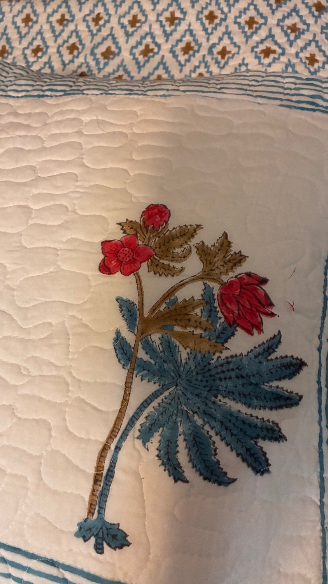 Indian Hand-Block Printed Reversible Floral Quilt Set with 2 Shams – Blue & Coral