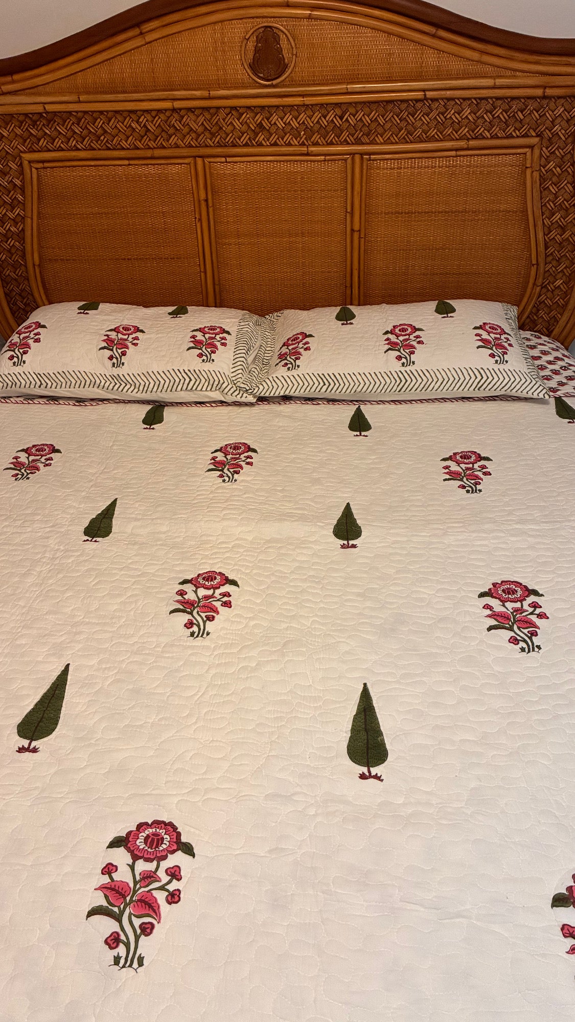 Indian Hand-Block Printed Reversible Quilt Set with 2 Shams – Ivory, Rose & Olive